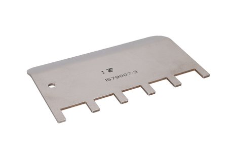 1579007-3